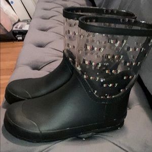 Burberry kids rain boots size 31 / 13 US